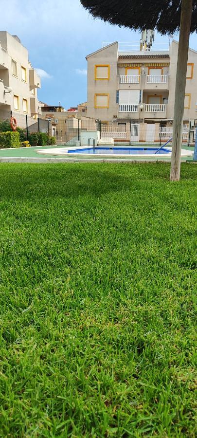 Parque Aromatico Con Dos Piscinas Apartment Torrevieja Exterior photo